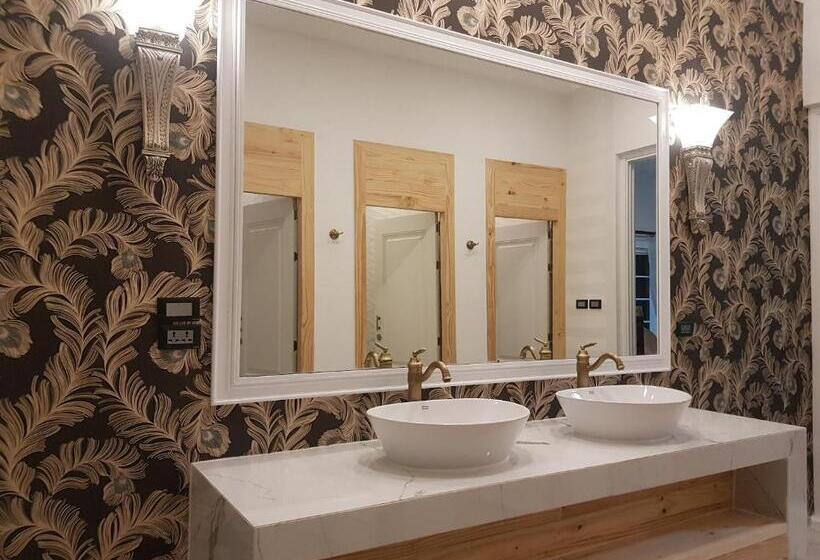 اتاق خانوادگی با سرویس بهداشتی مشترک, Villa Pason