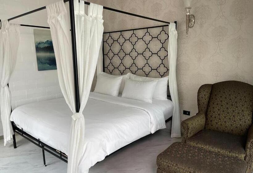 اتاق خانوادگی با سرویس بهداشتی مشترک, Villa Pason