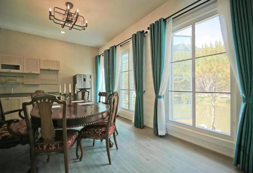 اتاق خانوادگی با سرویس بهداشتی مشترک, Villa Pason