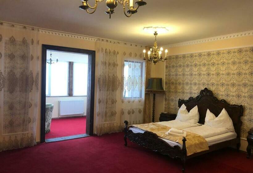 غرفة قياسية مزوَّدة بشُرفة, Lambach Villa