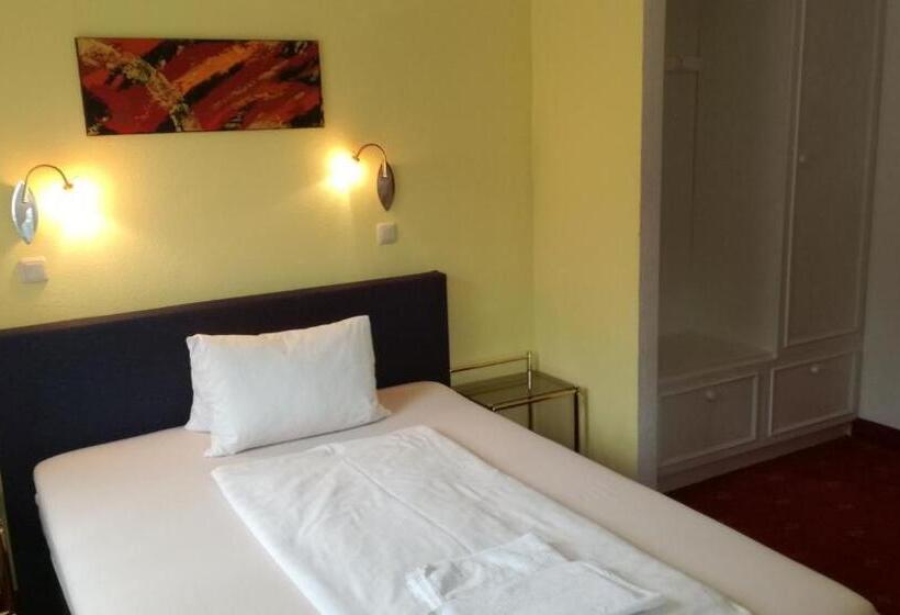 غرفة قياسية فردية, Liezenerhof