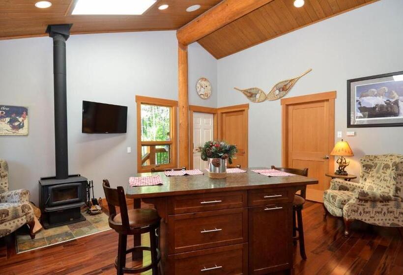 סוויטה נוף להרים, Golden Acres Mountain Lodge