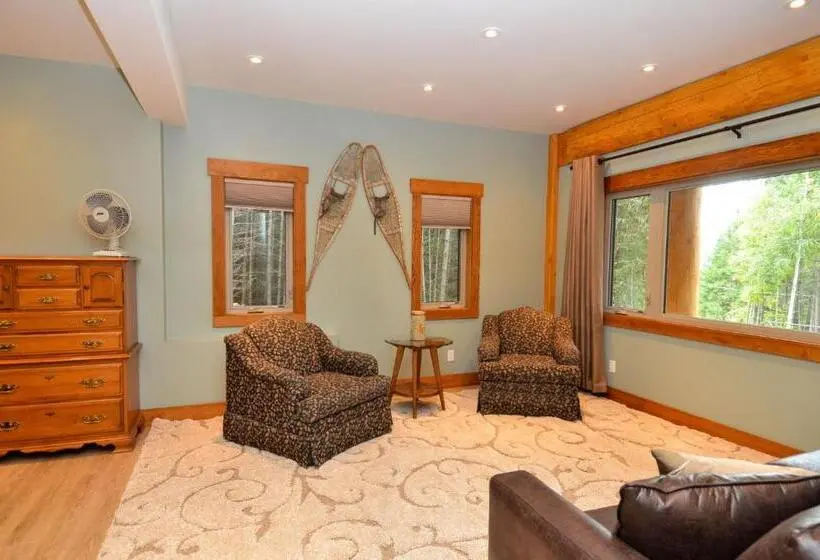 Deluxe-huone King-vuode, Golden Acres Mountain Lodge
