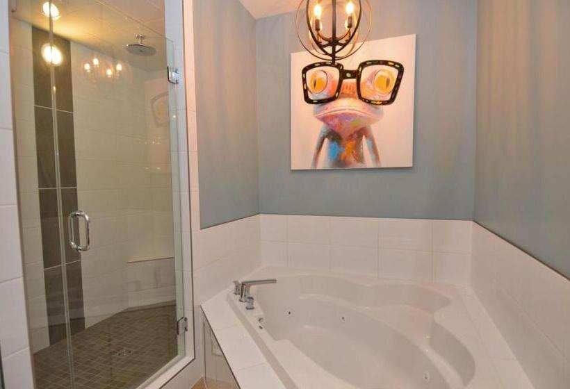 חדר דחוקס עם מיטת קינג, Golden Acres Mountain Lodge