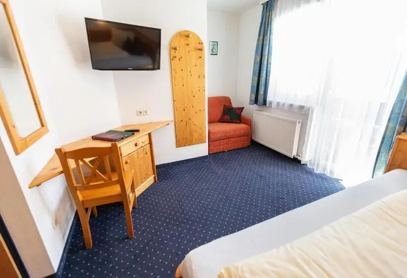 Standard Yhden Hengen Huone Parveke, Pension Kristall