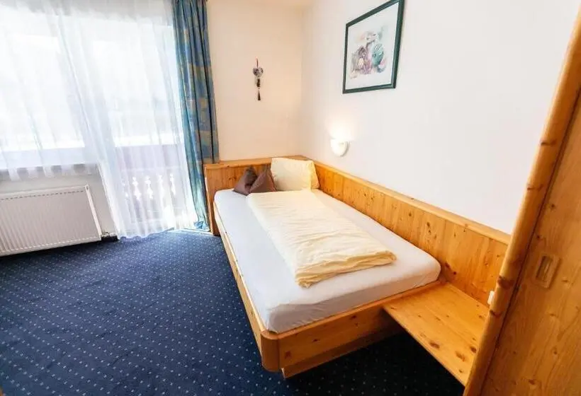 Standard Yhden Hengen Huone Parveke, Pension Kristall