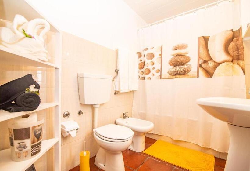 침실 3개 주택, Casa Inti / Inti House Furnas