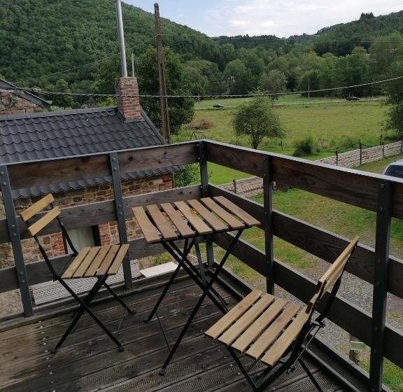 Семейный Номер, Couettes Et Picotin