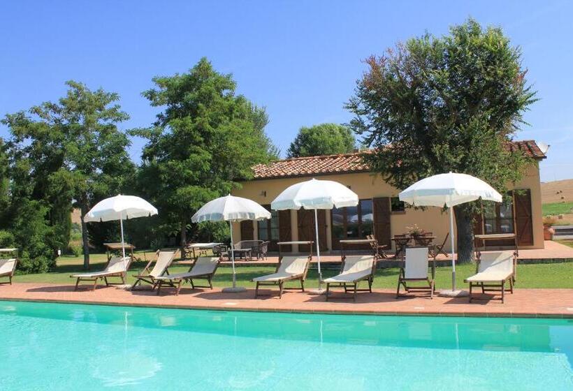 プールビュースタンダードルーム, Agriturismo Piandimaggio