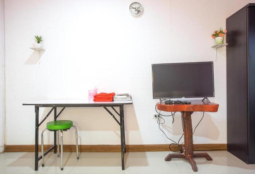 Номер Стандарт Трехместный, Greenhouse Resort