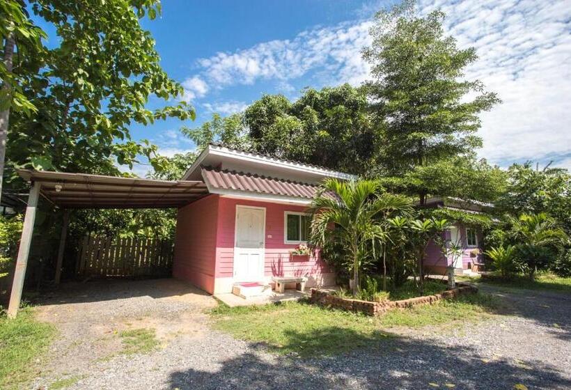 Номер Стандарт Трехместный, Greenhouse Resort