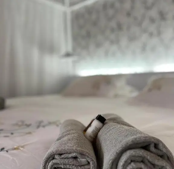 キングサイズベッドのデラックススイート, Hakunamatata Lodge & Health Spa/ Wedding & Conference Venue