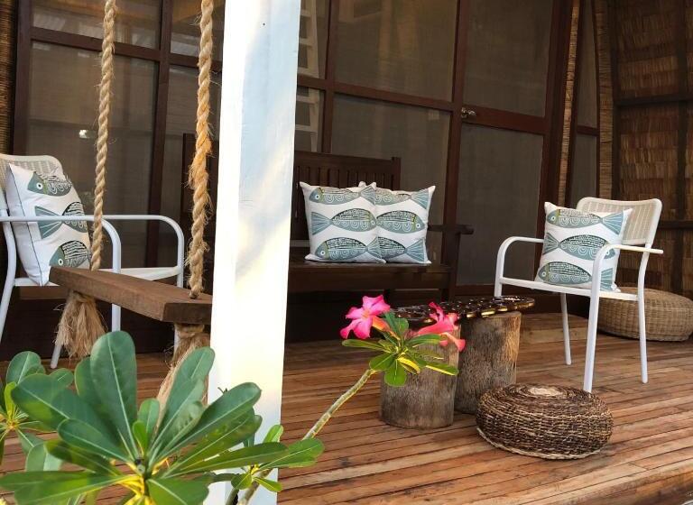 اتاق خانوادگی, The Cabins At Lvf