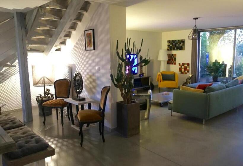 ガーデンビュースタンダードルーム, Maison Du Bois Breton