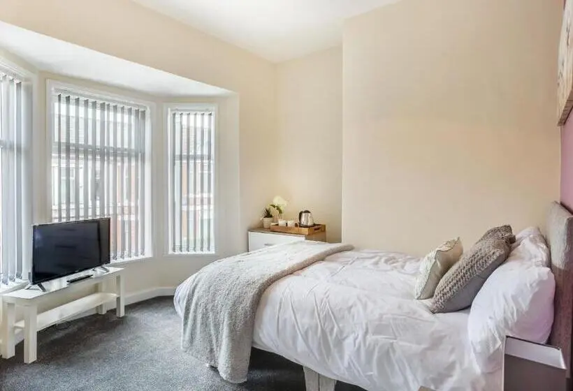 Talo 1 Makuuhuone, Townhouse @ 62 Samuel Street Crewe
