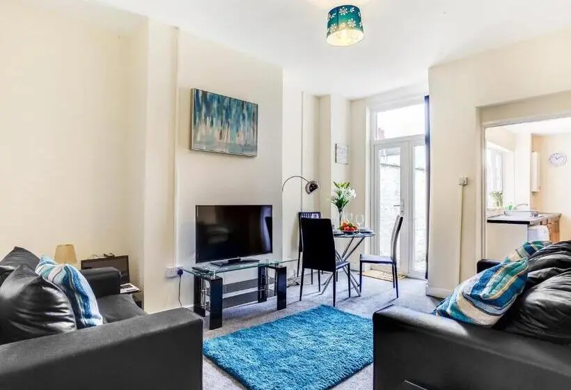 Talo 1 Makuuhuone, Townhouse @ 62 Samuel Street Crewe
