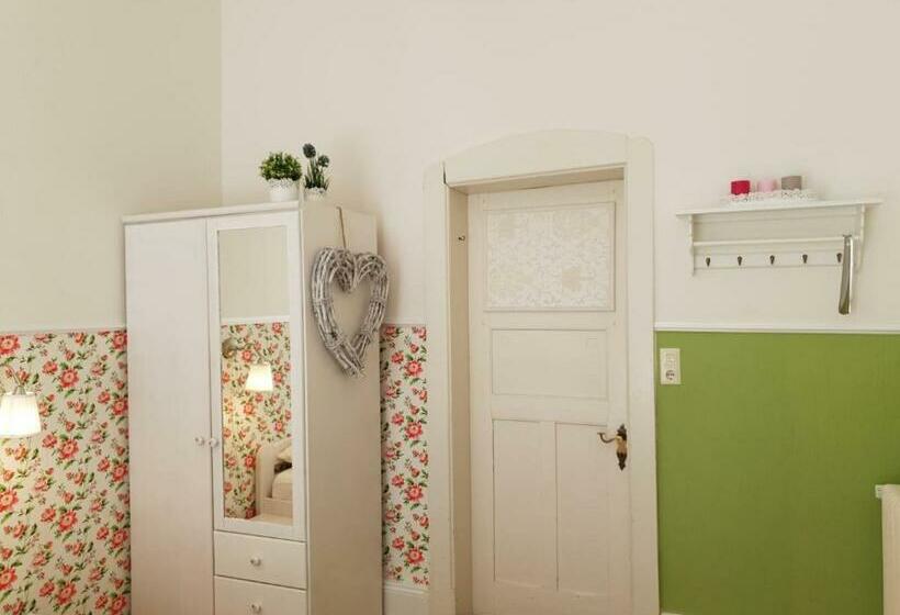 חדר בסיסי, Pension Seeschlösschen