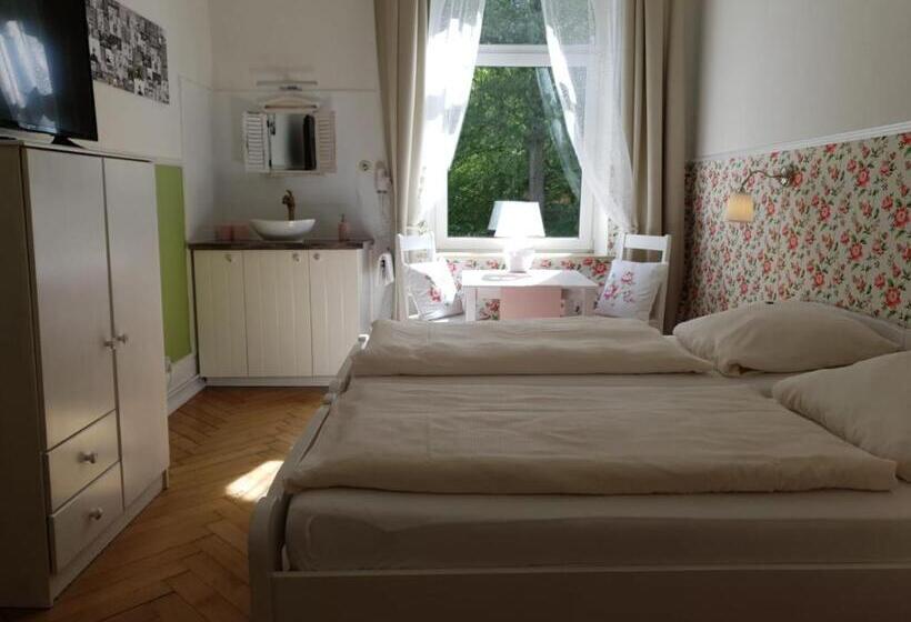 חדר בסיסי, Pension Seeschlösschen