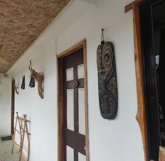 اتاق خانوادگی, Sand 1 Hostel