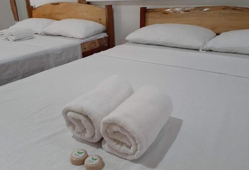 اتاق خانوادگی, Sand 1 Hostel