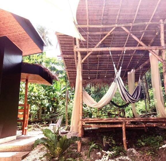 بنگله خانوادگی, Sand 1 Hostel