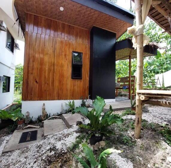 بنگله خانوادگی, Sand 1 Hostel