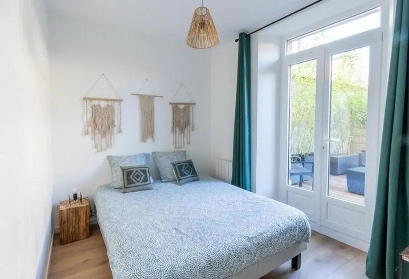 テラス付き１ベッドルームアパートメント, Villa Des Arts