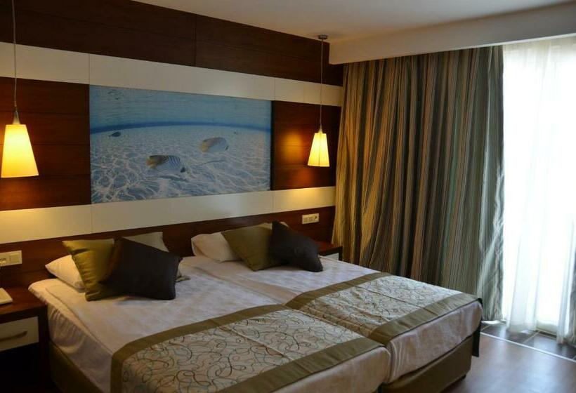 标准间, Holiday City