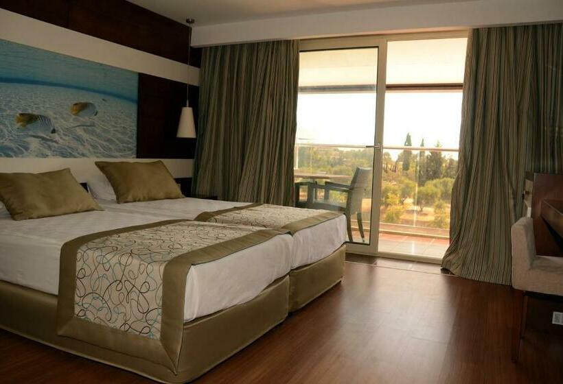 标准间, Holiday City