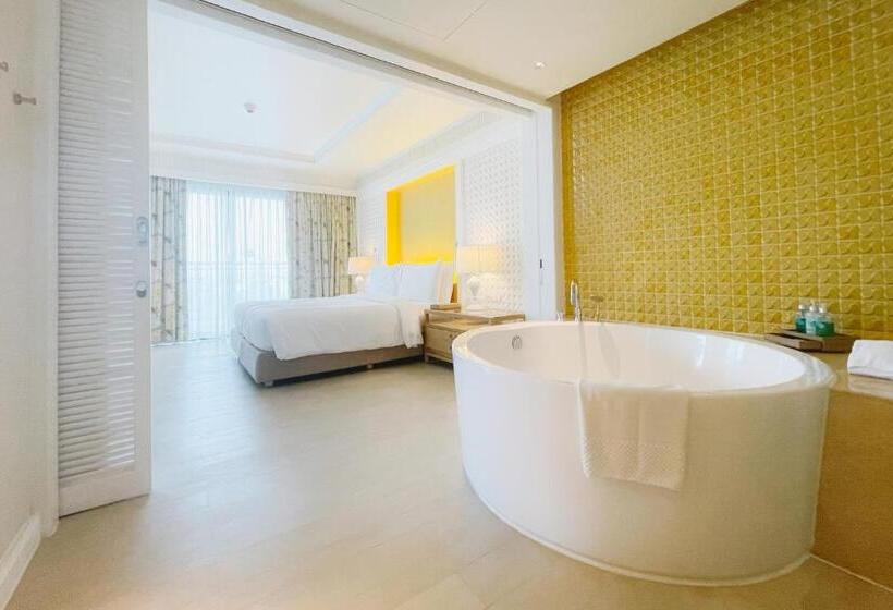 Люкс Клуб, Amari Hua Hin