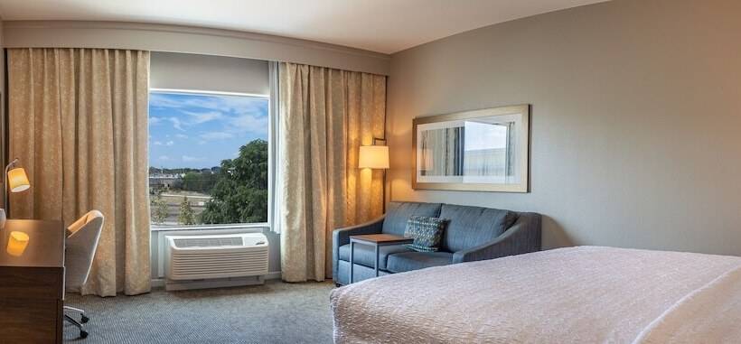 스탠다드 스튜디오 킹침대, Hampton Inn & Suites Boerne