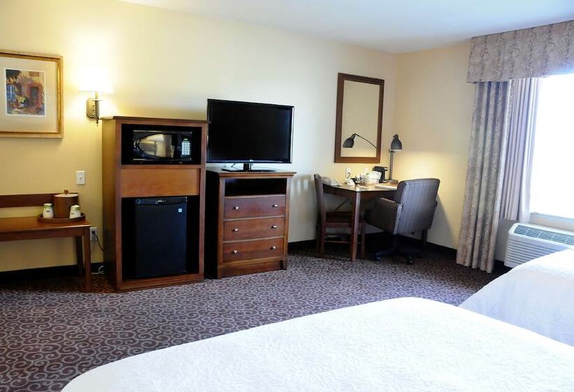 غرفة قياسية, Hampton Inn & Suites Red Bluff