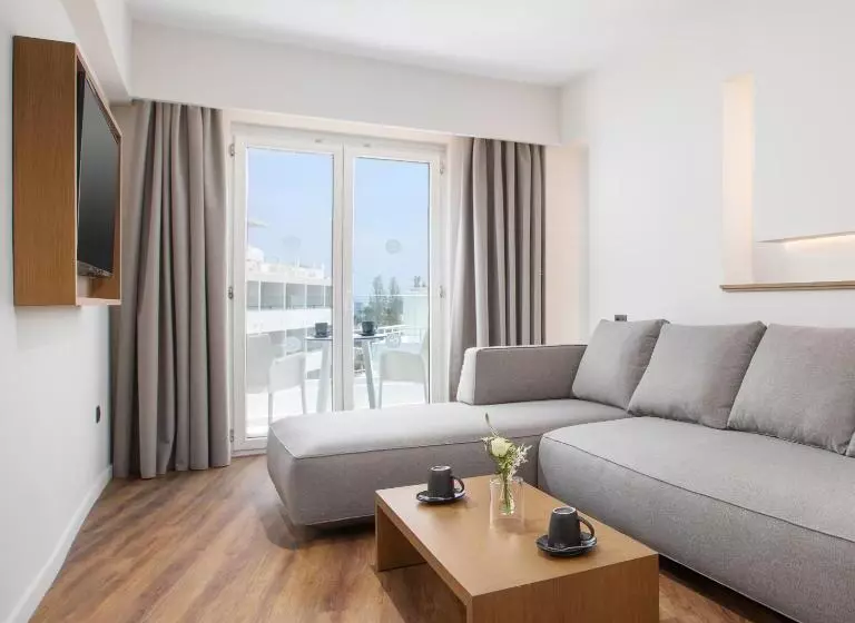 سوییت, Kos Divine Hotel & Suites