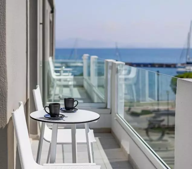 سوییت, Kos Divine Hotel & Suites