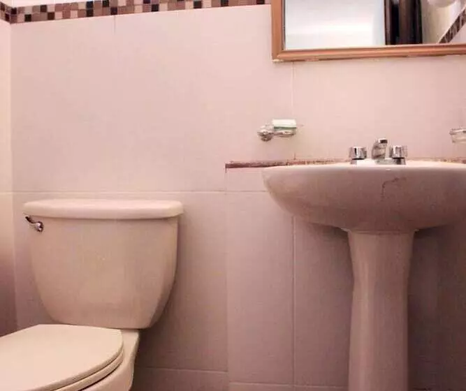 سوییت لوکس, Suites Plaza Del Rio   Family Hotel Malecón Centro