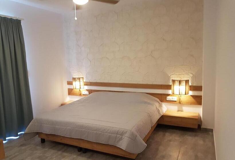 اتاق لوکس, Summer Village Of Hippokrates   Adults Only