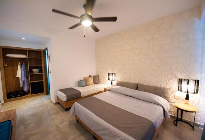 اتاق لوکس سه تخته, Summer Village Of Hippokrates   Adults Only