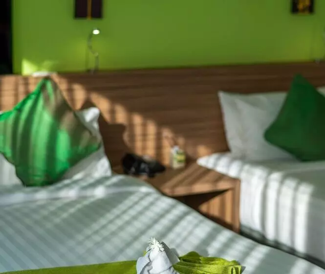 استودیوی استاندارد, The Lantern Resorts Patong Sha Extra Plus