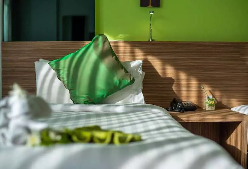استودیوی استاندارد, The Lantern Resorts Patong Sha Extra Plus