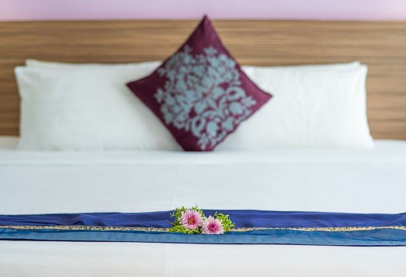 Quarto Estandar com Vistas, The Lantern Resorts Patong   Sha Extra Plus