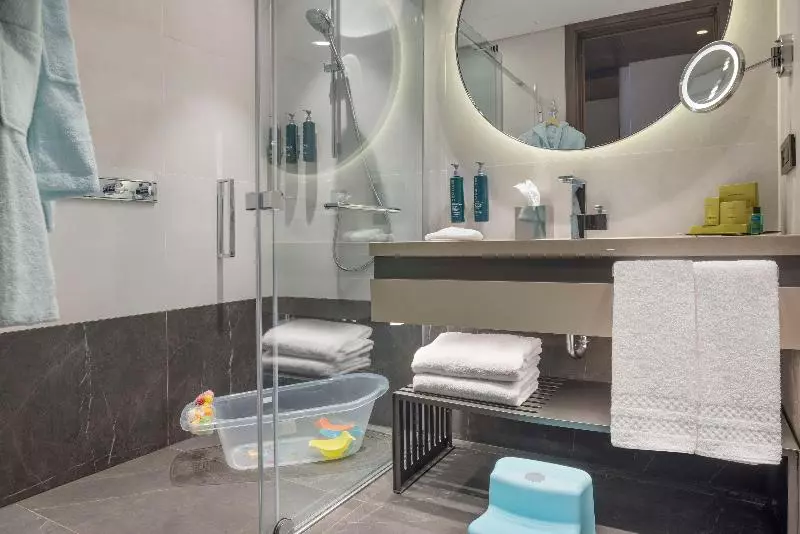 Deluxe Family Room