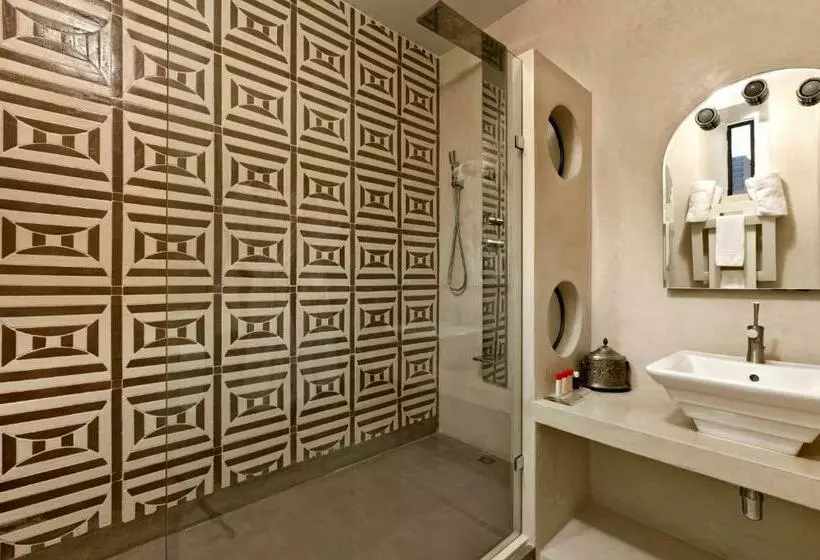 اتاق لوکس, Villa Makassar