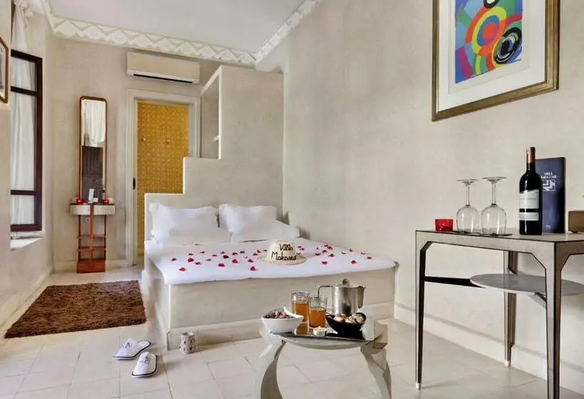 اتاق لوکس, Villa Makassar