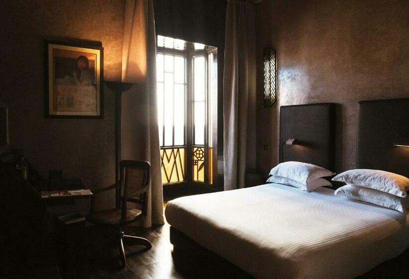 Quarto superior, Villa Makassar