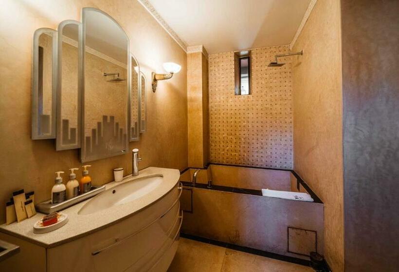 Suite Deluxe, Villa Makassar