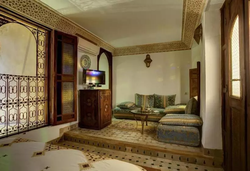سوییت جونیور, Riad Salam Fes