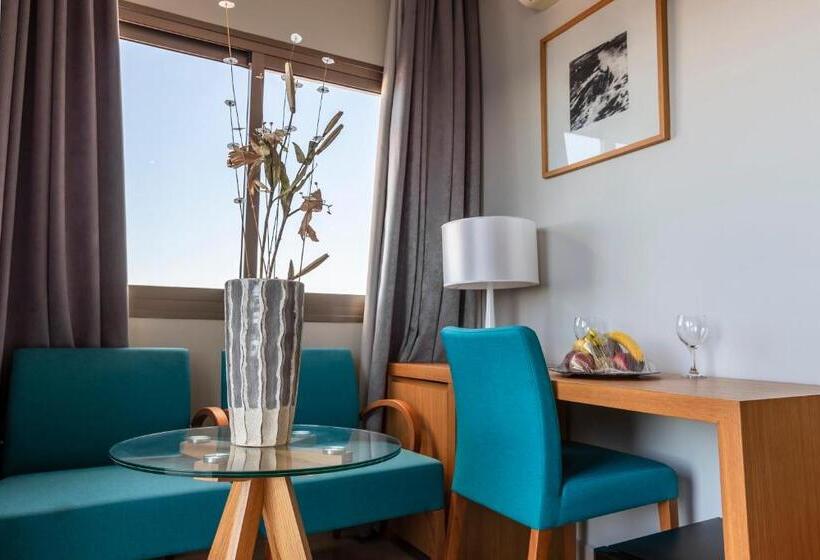 标准单人间, Omeya