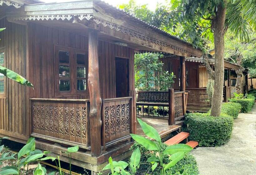 스탠다드 방갈로, Yuwadee Resort