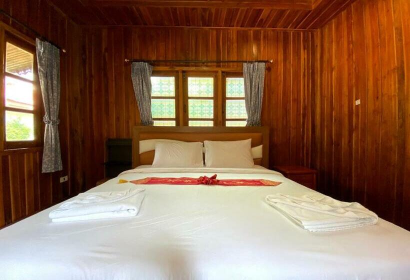 스탠다드 방갈로, Yuwadee Resort