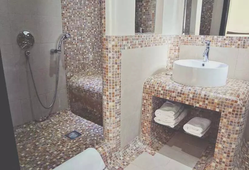 استودیوی استاندارد, Al Raya Suites